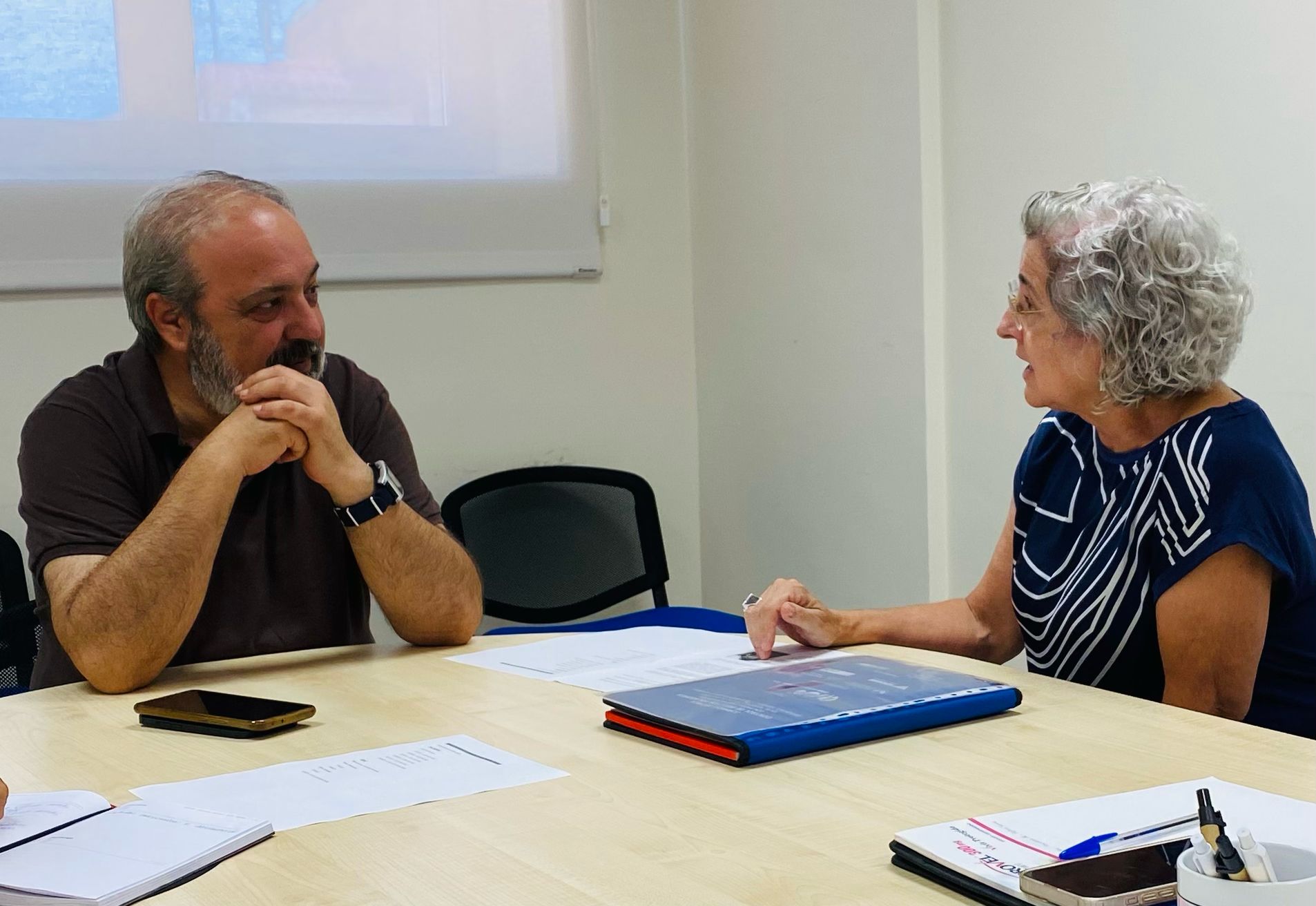 Salud Pública revisa las alcantarillas del Grao y Sensal y confirma que no existe ninguna plaga de cucarachas