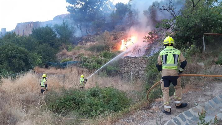 17-08-22 Bomberos incendio Bejis.jpeg