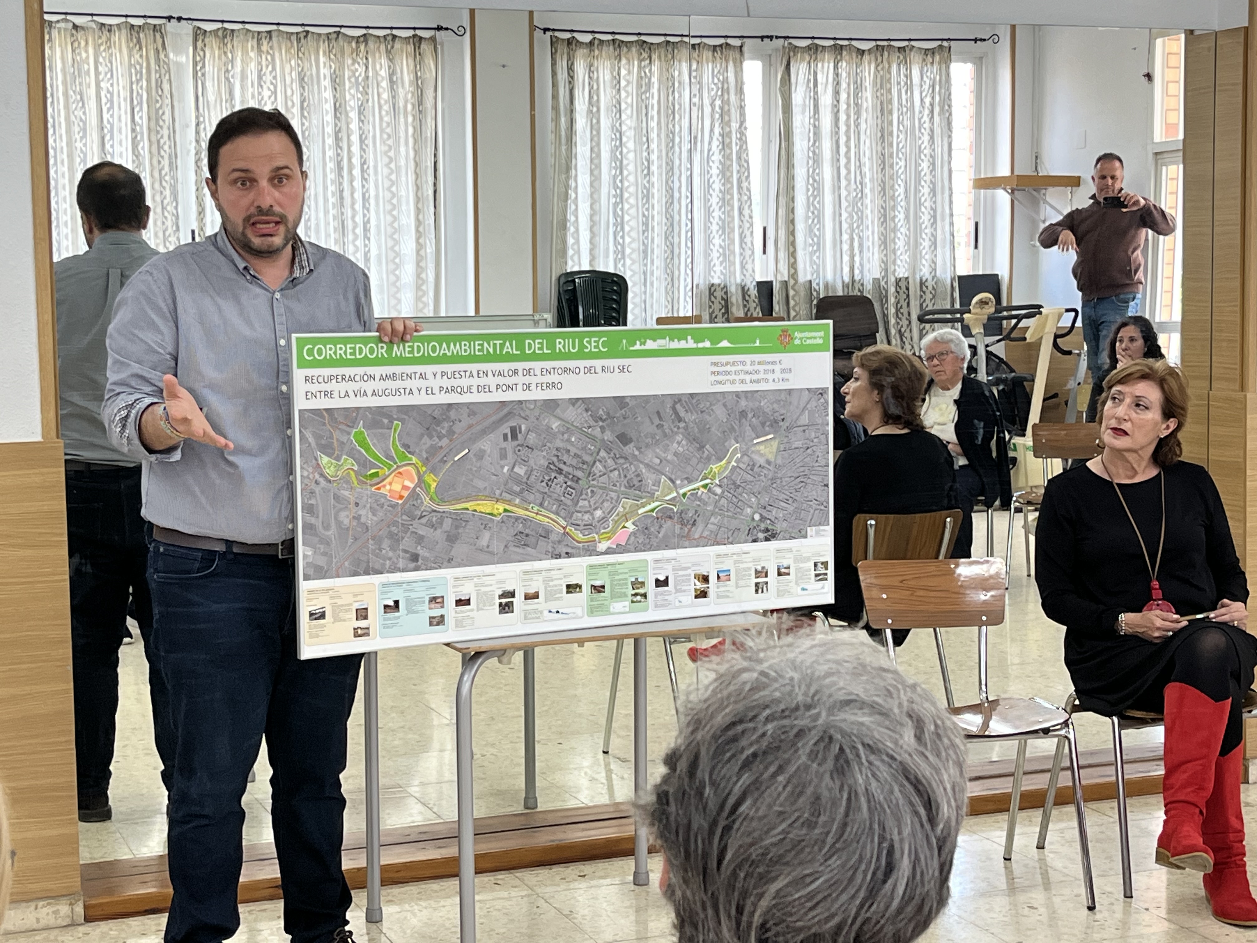 Begoña Carrasco abandona els barris de l'oest en paralitzar el corredor mediambiental en el Riu Sec