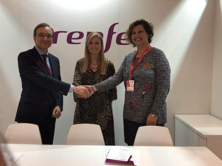 Firma convenio Renfe.jpg