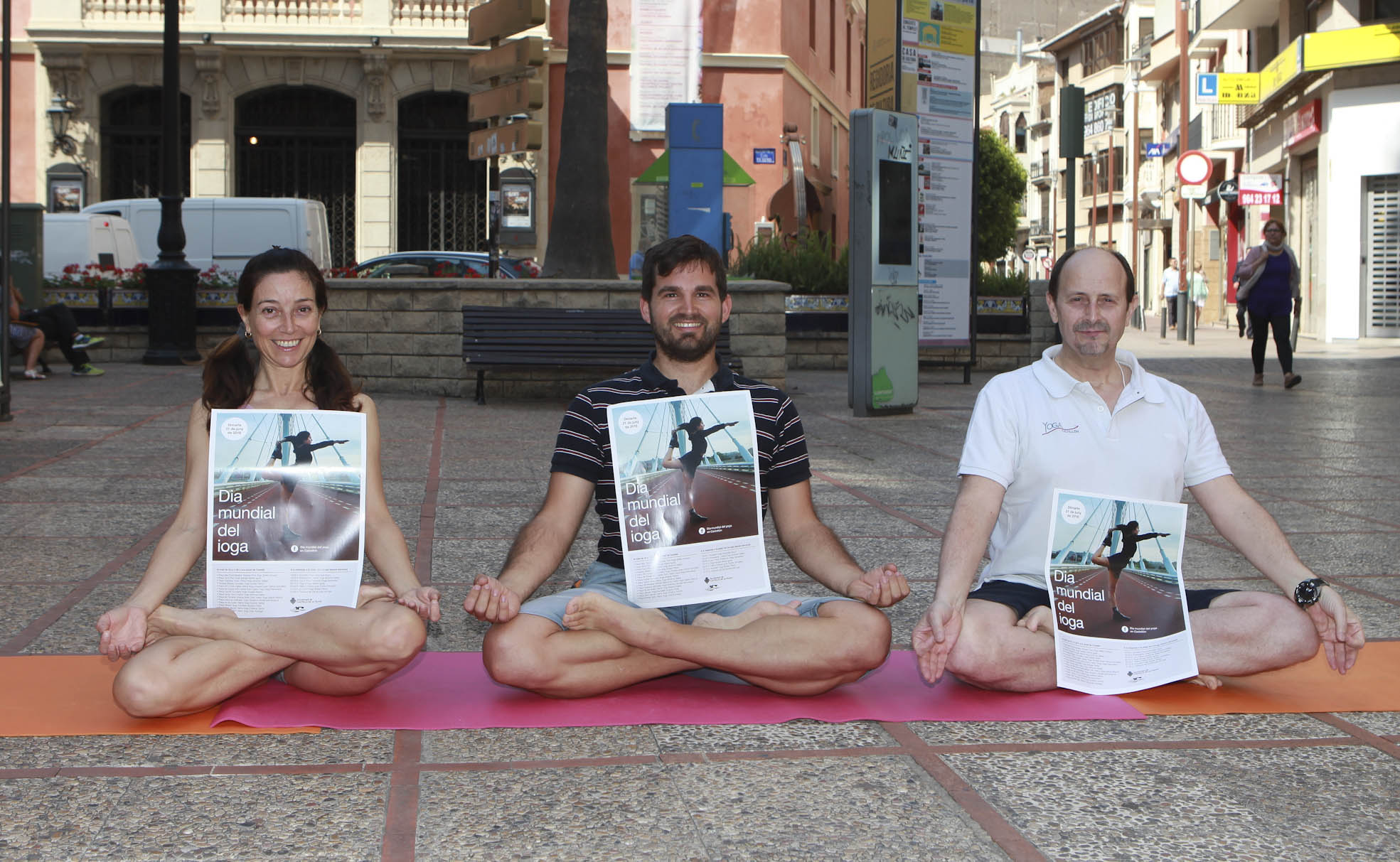 dia mundial del yoga  (1).jpg