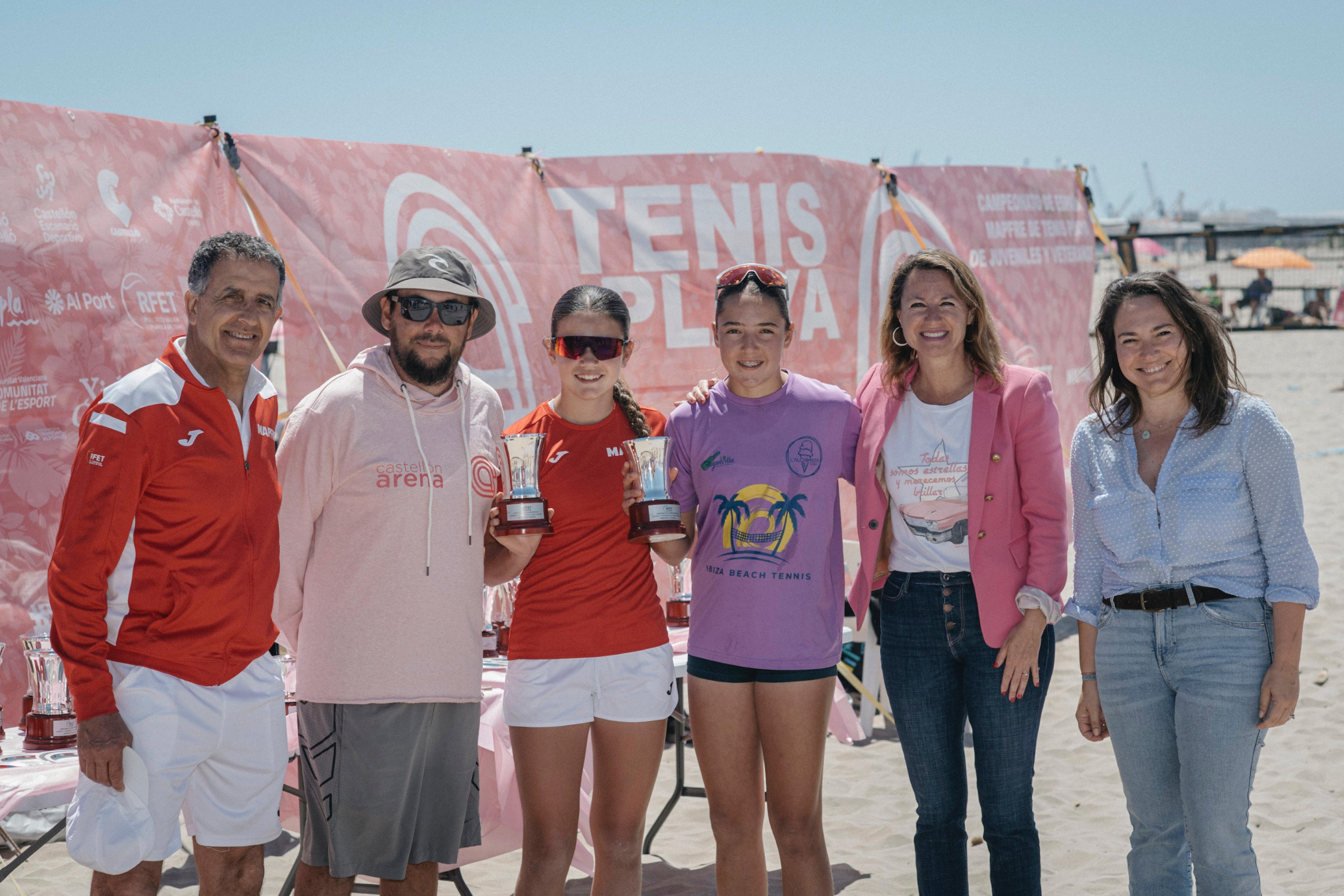 Carrasco asiste al Campeonato de España de Tenis Playa “que ha llenado la playa del Gurugú y es el mejor ejemplo del binomio turismo-deporte”