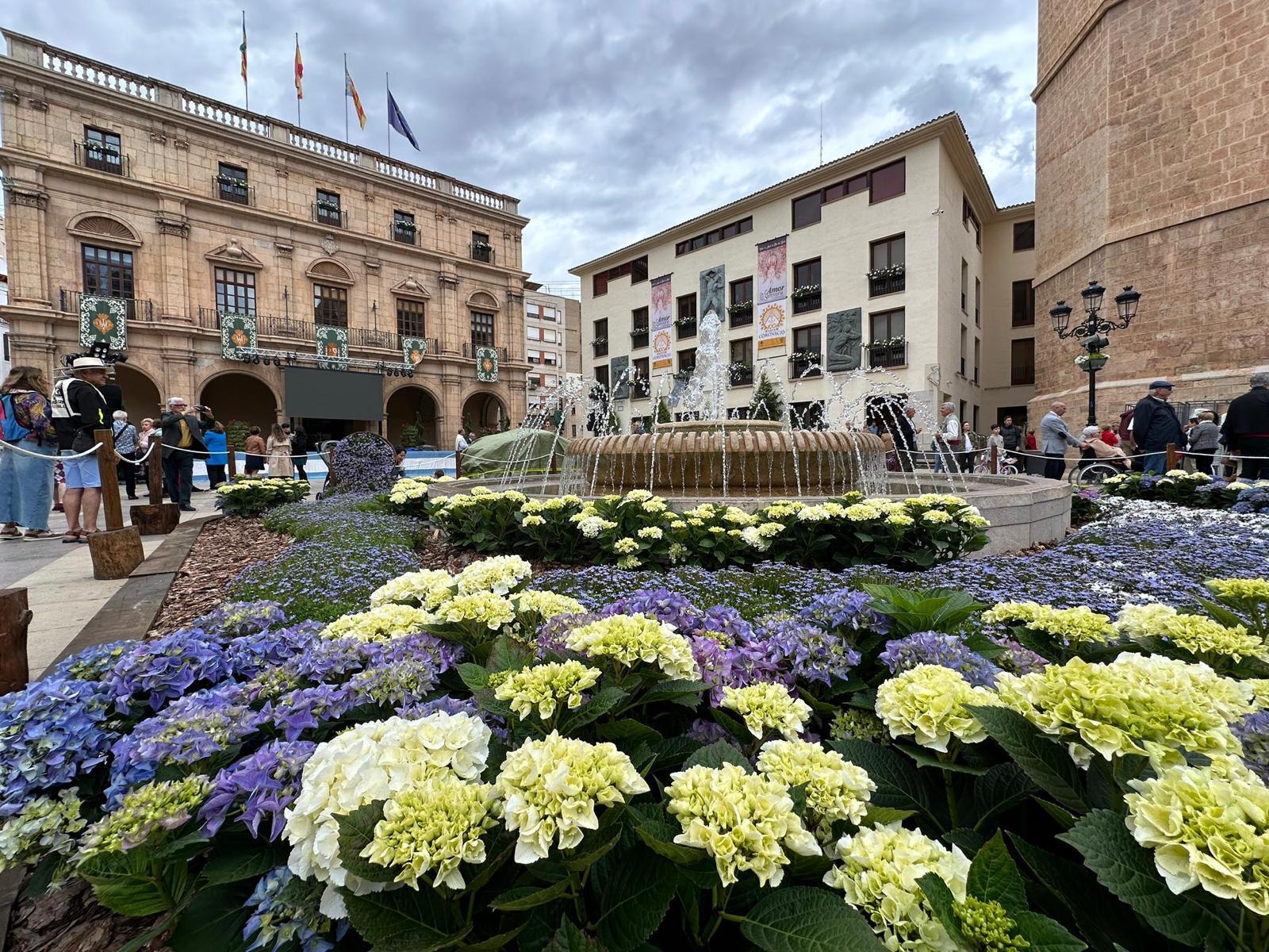 L'òrgan municipal dona llum verda a les obres de reparació de vials del quadre Sant Antoni i Santa María del Cementeri municipal amb un import de 99.997,38 € El portaveu del govern, Vicent Sales ha avançat que s'ha donat llum verda a les subvencions, en matèria de Benestar Social, a l'Associació TEA-CAST i l'associació de Salut Mental Castelló (AFDEM). “Aquest govern compleix amb el compromís d'atorgar les subvencions als col·lectius dins del termini i en la forma corresponent perquè puguen posar en marxa els seus projectes al llarg de l'any”, afig