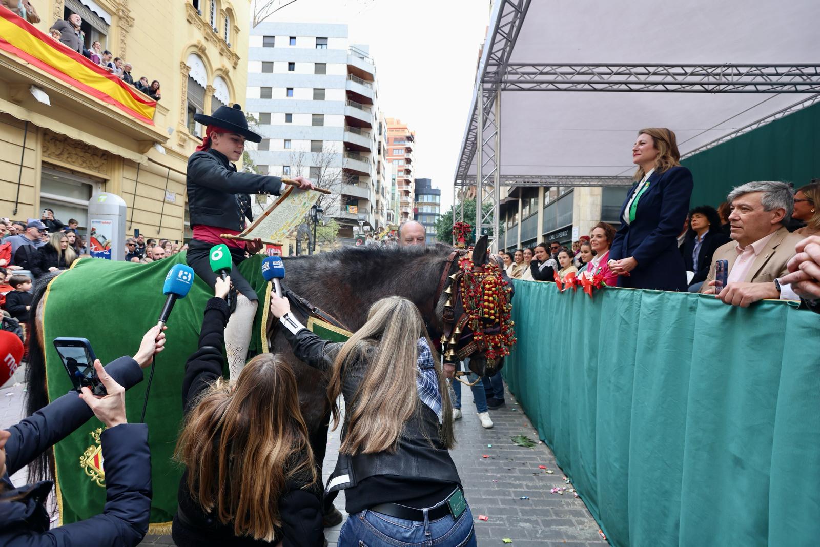 Más de 2.000 niños llenan de vida la ciudad en el Pregó Infantil haciendo protagonistas de la jornada a los más pequeños