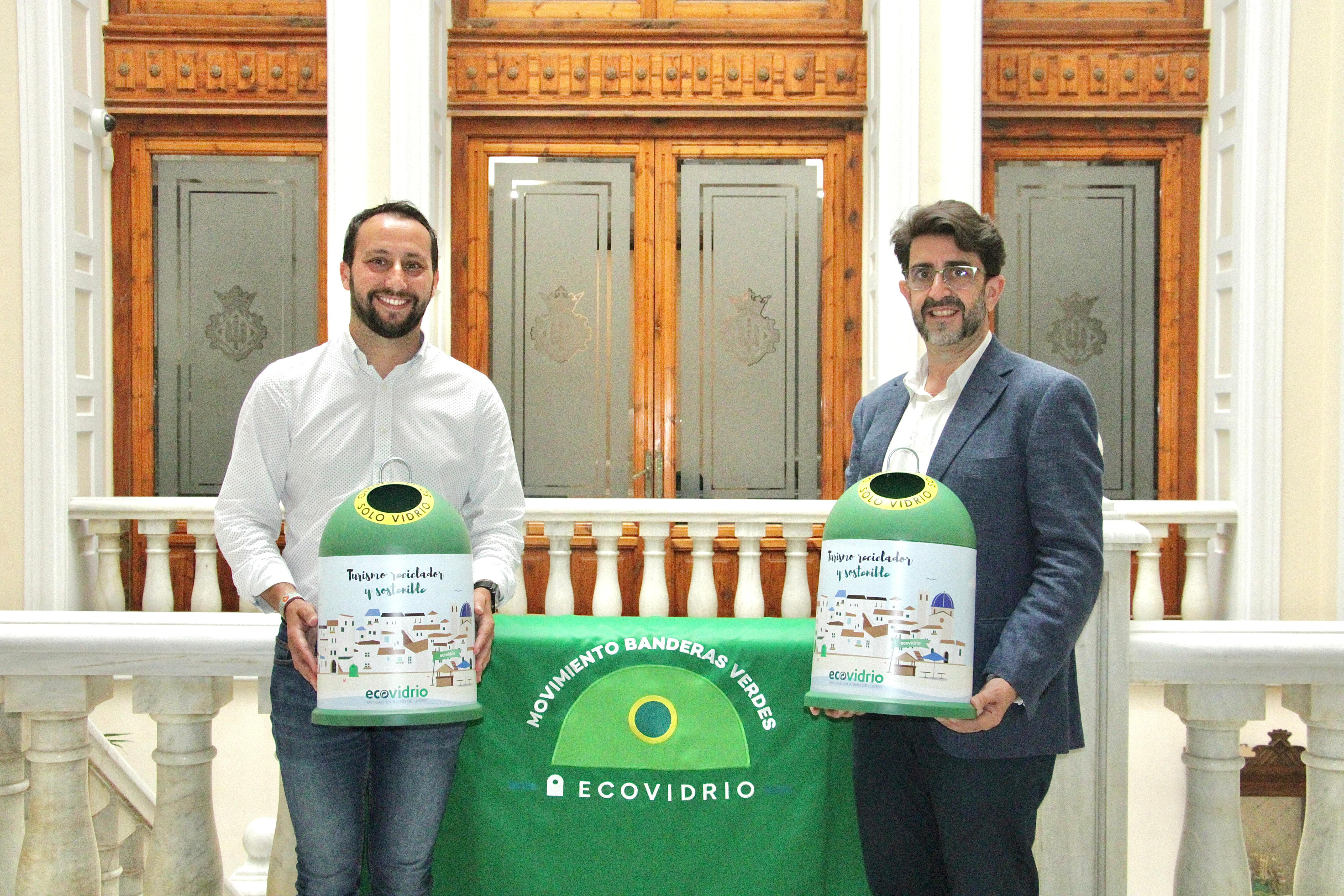 Un total de 67 restaurantes, bares y chiringuitos de Castellón se han sumado ya al #MovimientoBanderasVerdes impulsado por la concejalía de Servicios Públicos y Ecovidrio