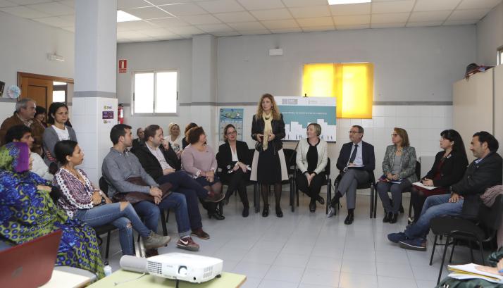 13-11-2017 L_alcaldessa destaca el suport de la consellera Salvador al barri Sant Lloren.jpg