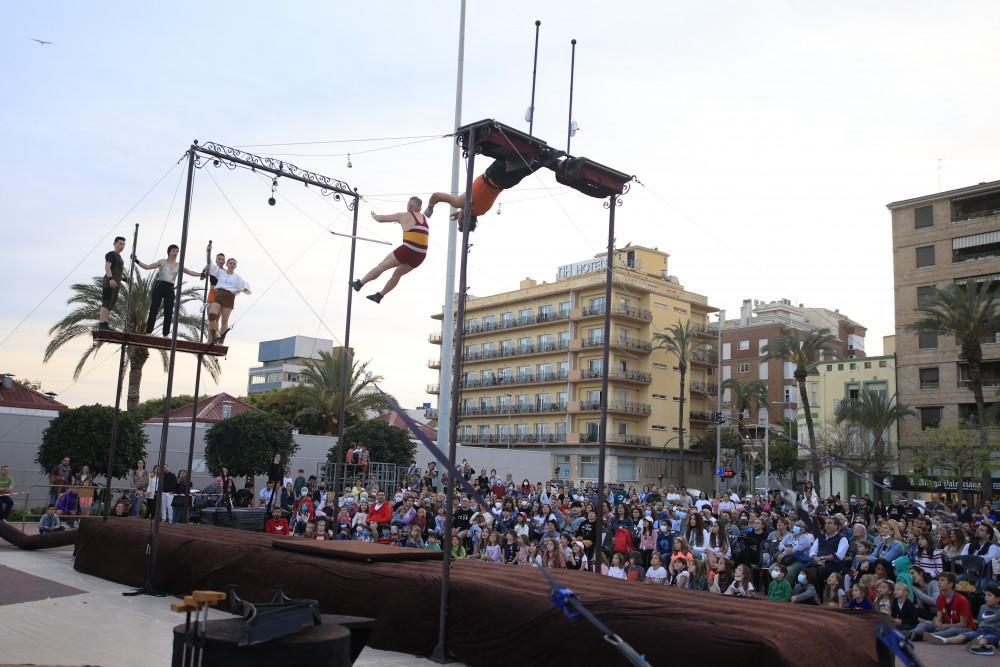 La sisena edició de ‘Grau de Circ’ convertirà el districte marítim en una gran carpa circense