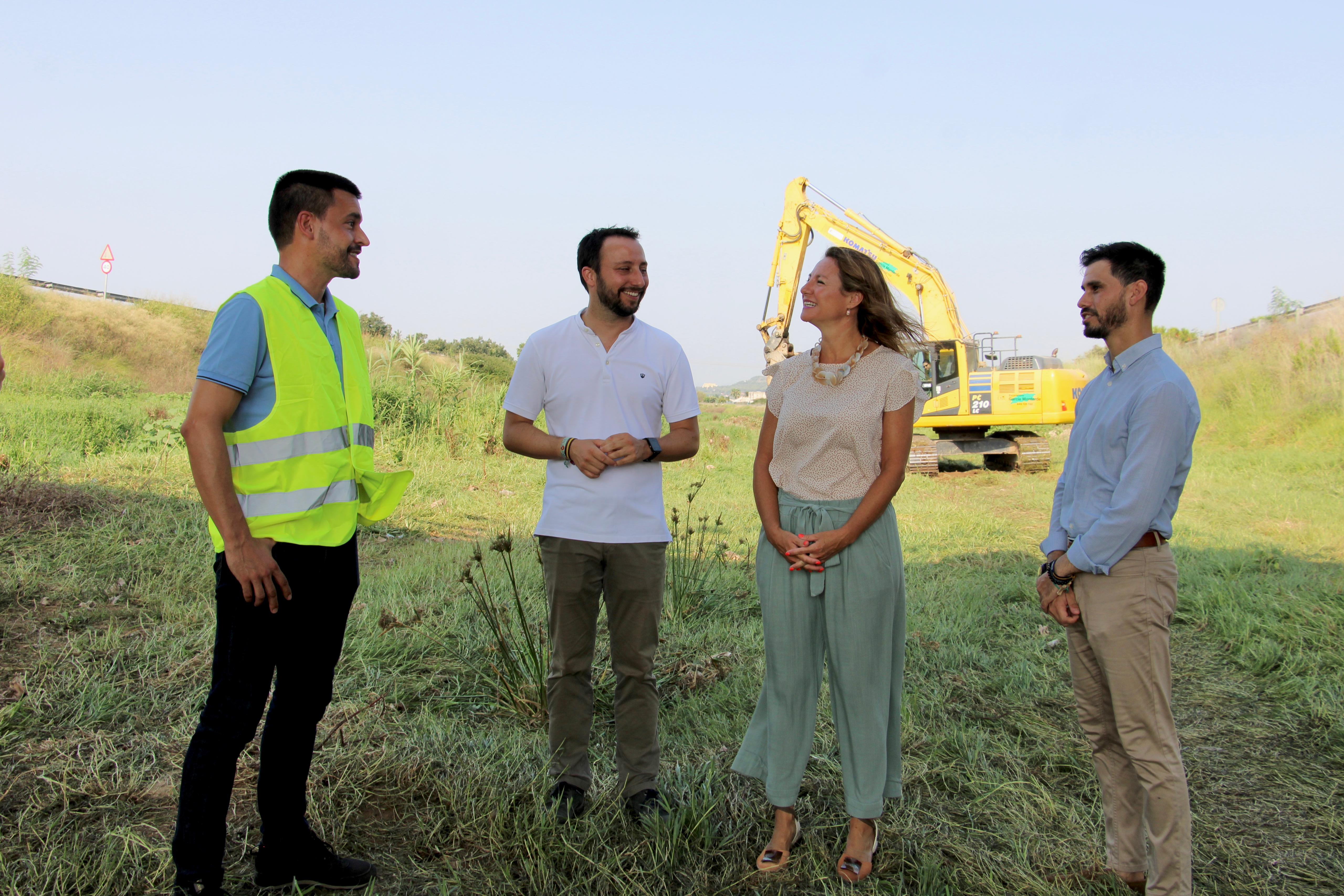 Begoña Carrasco visita els treballs de neteja del llit del Riu Sec que “és fonamental per a garantir la seguretat dels castellonencs”