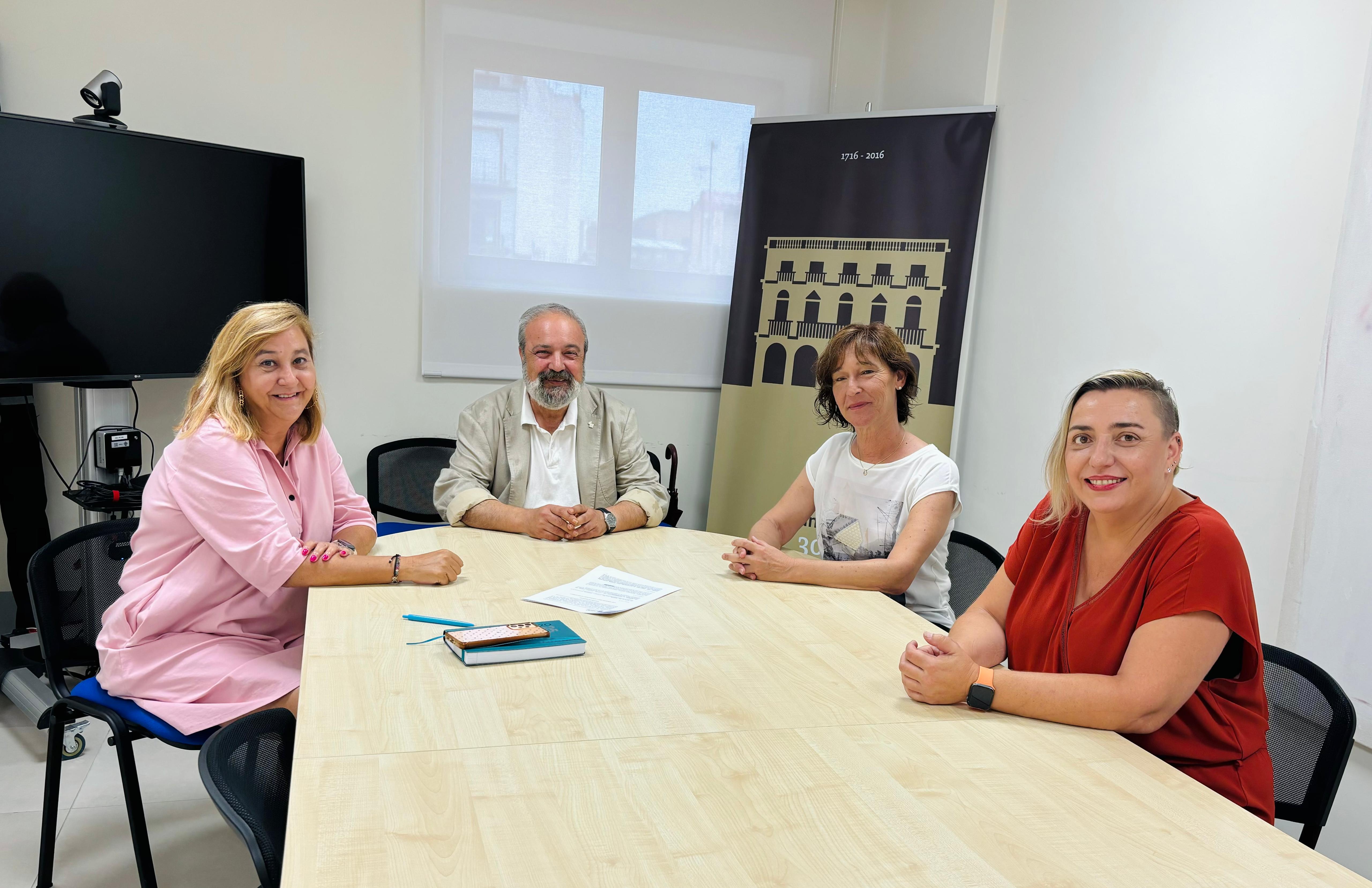 El Ayuntamiento de Castellón y el Colegio de Veterinarios firman un convenio para la protección animal y el control de colonias felinas
