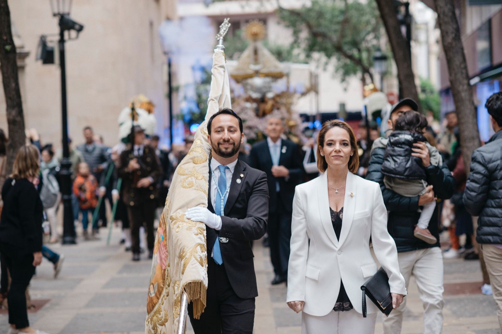 El gobierno municipal acompaña a la Mare de Déu del Lledó en su traslado desde la parroquia de San Vicente hasta la Concatedral de Santa María