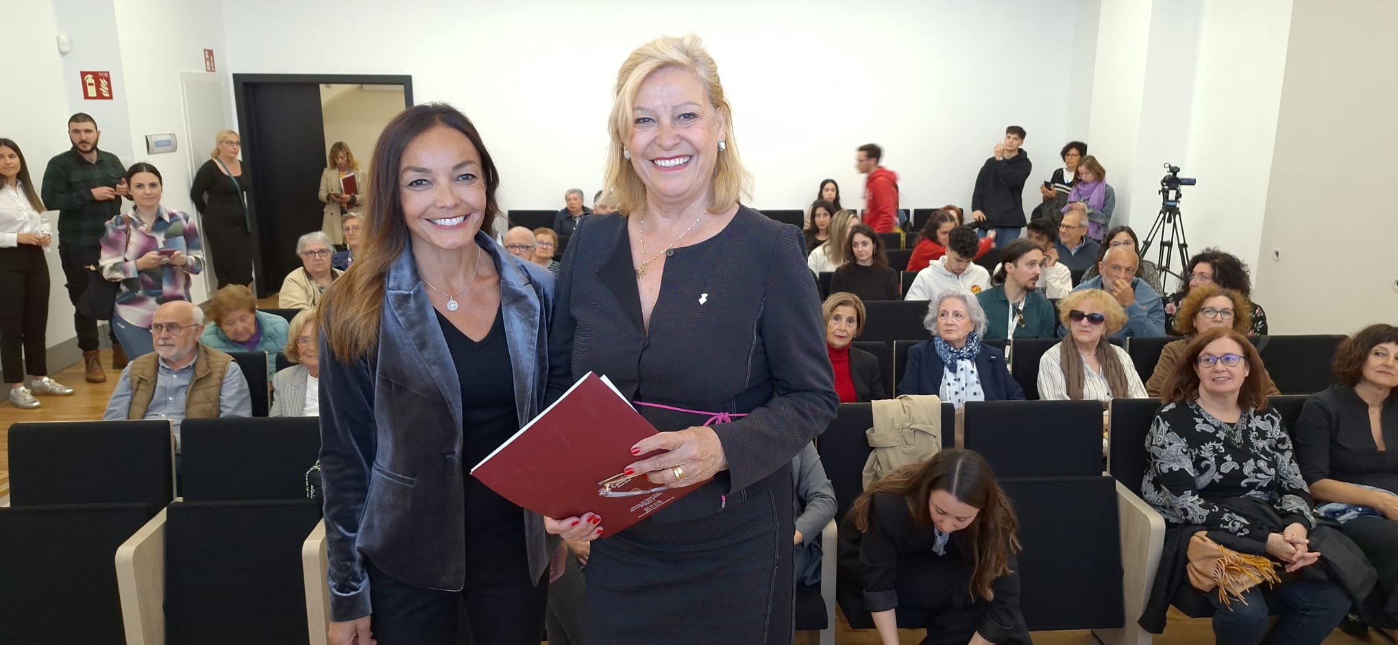 El Centre Sènior de Vida Activa i Saludable acull una jornada amb joves i majors en l'aposta del govern municipal per fomentar les relacions intergeneracionals