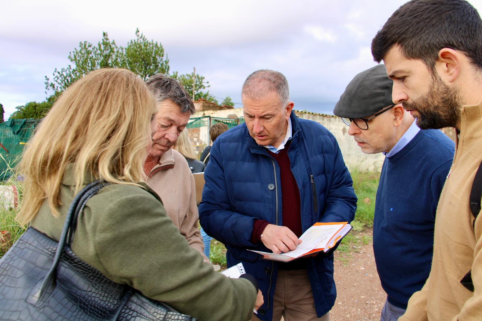 Sales: “A finales de año podrían estar limpias más del 50% de las parcelas de la zona de Mestrets gracias a la acción del equipo de gobierno de Begoña Carrasco”