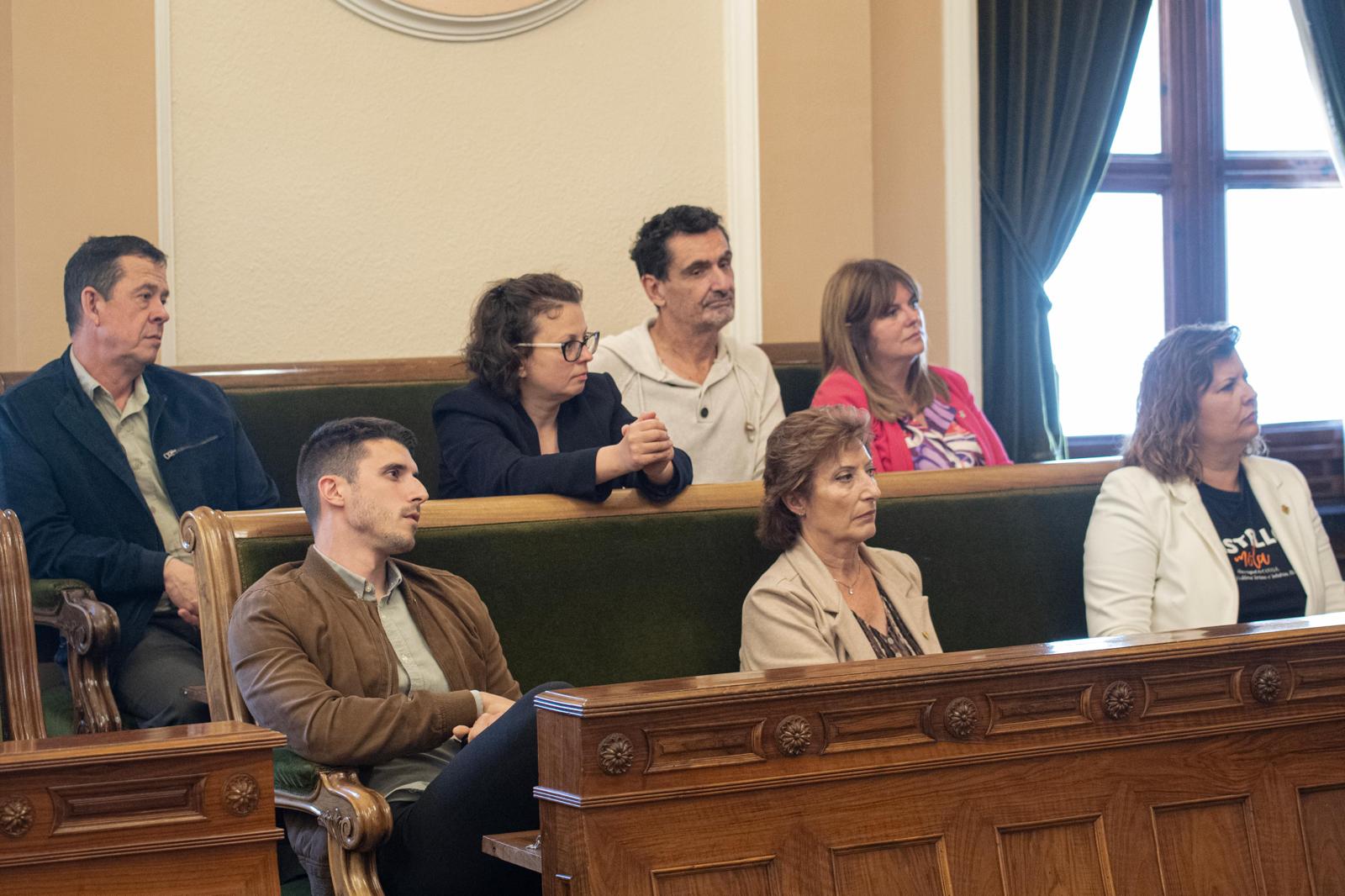 Carrasco pierde el control del pleno al dejar a Vidal insultar al PSOE con 'puteros, asesinos y corruptos'