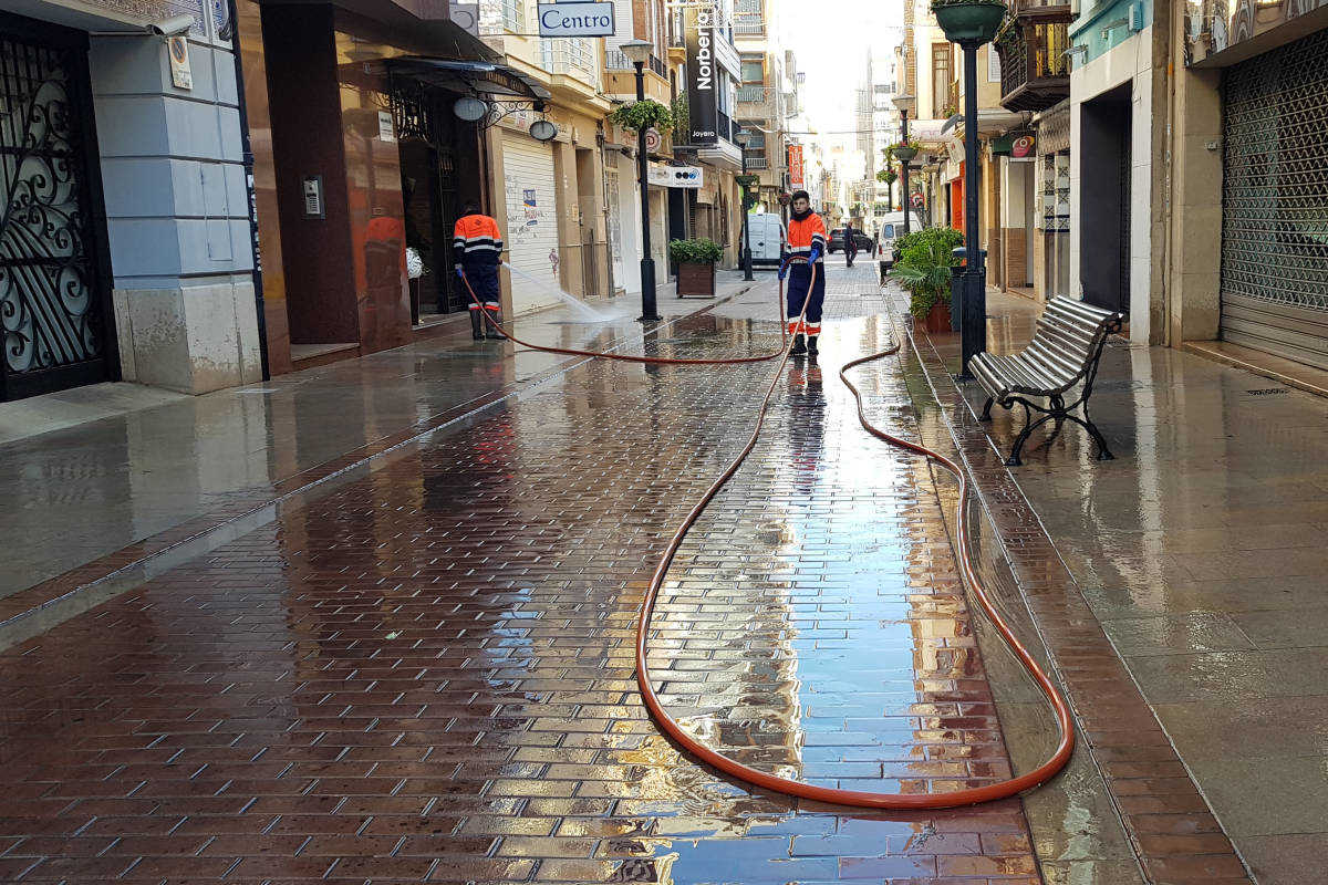 El Ayuntamiento pone en marcha un dispositivo especial de limpieza y recogida de residuos en la ciudad con motivo de las fiestas de la Magdalena