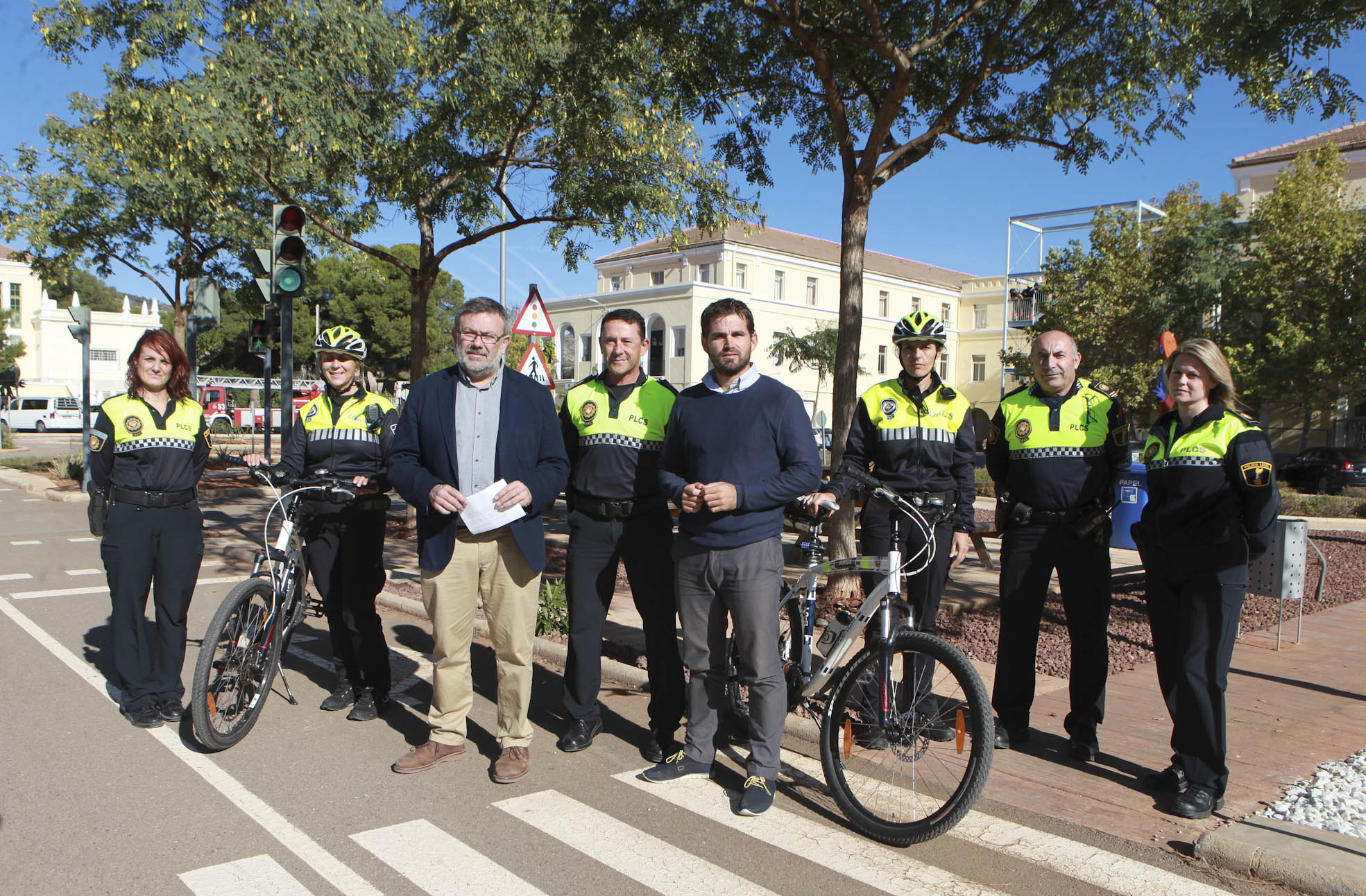 presentacion al insti en bici.jpg