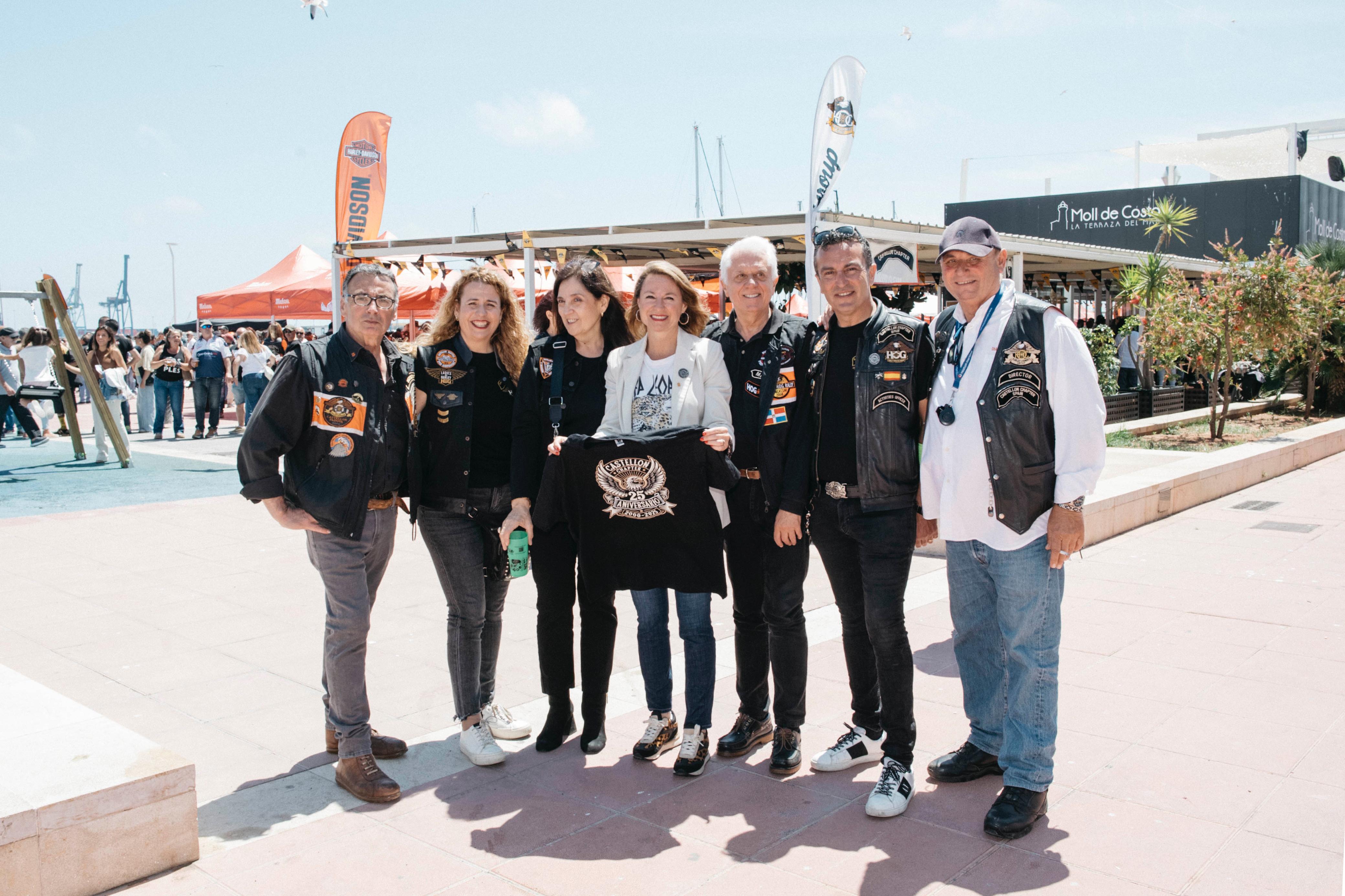 La alcaldesa de Castellón se suma al 25 aniversario del Club Harley Davidson Castellón Chapter