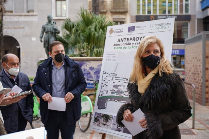 Marco y Lopez en la presentaciOn del anteproyecto de la plaza de la Paz.jpg