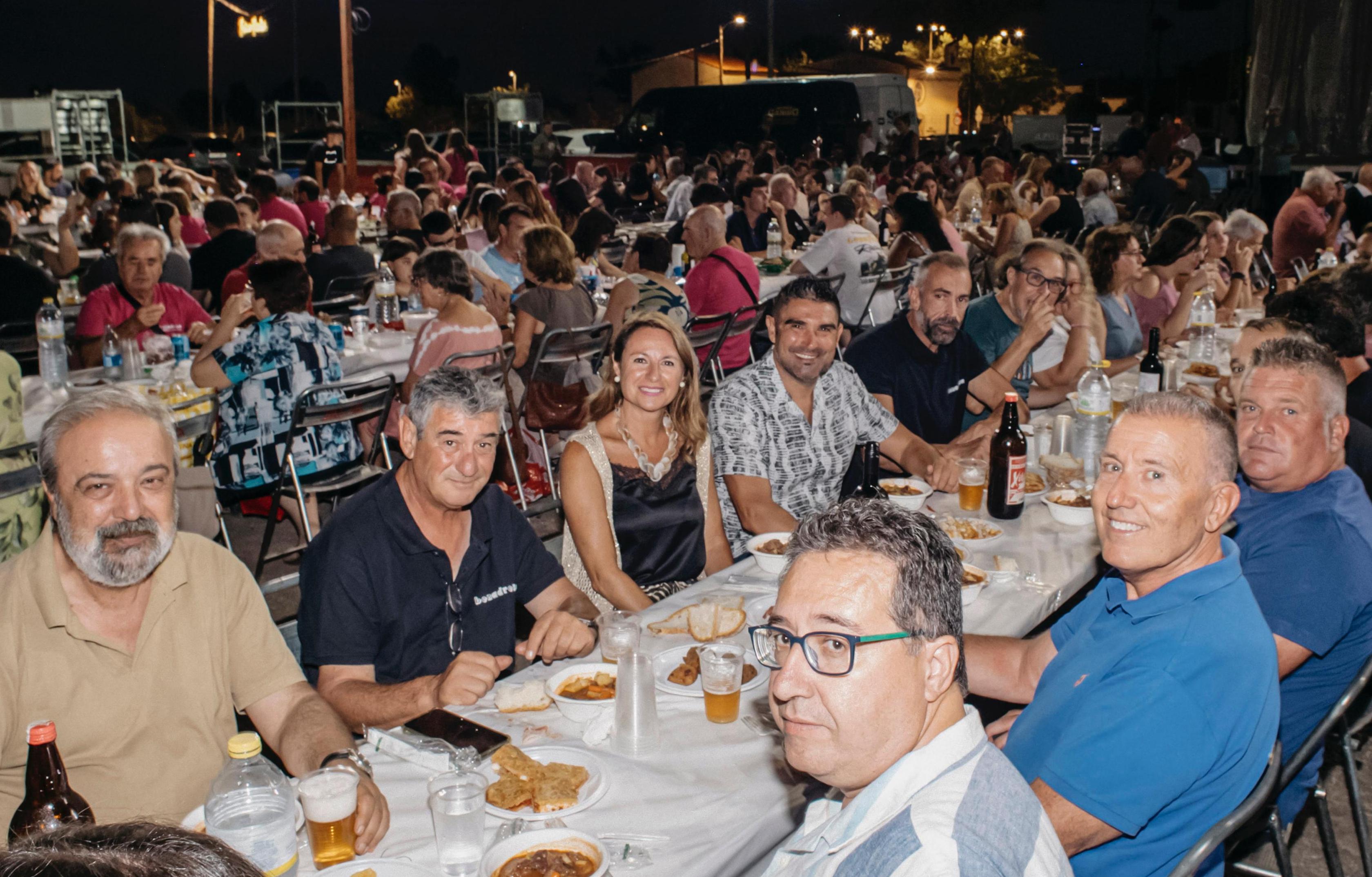 Carrasco comparte con los vecinos de Benadressa sus fiestas de verano “que hacen un Castellón más vivo”
